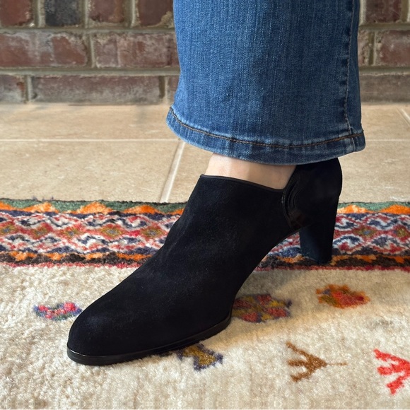 NWOT Stuart Wietzman Black Suede Booties. Size 9.5 - Picture 2 of 5